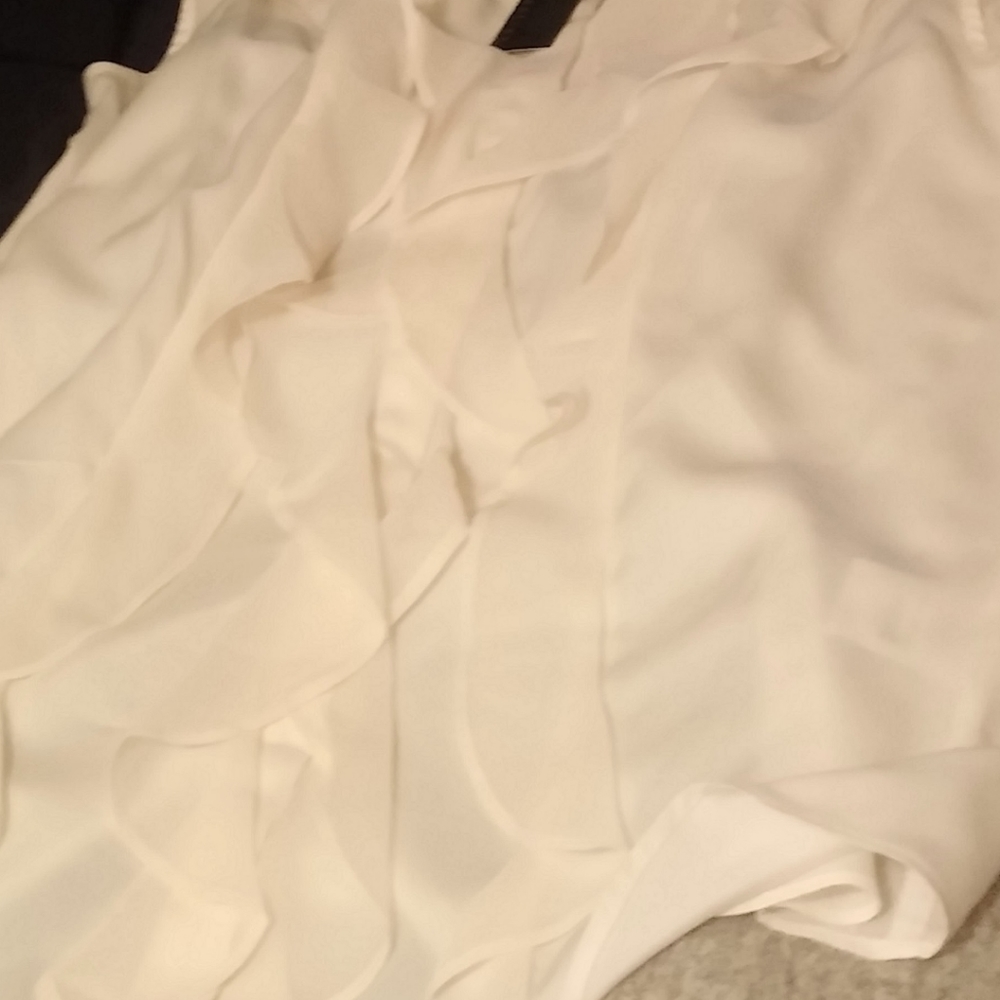 Ladies Ruffle Top - Picture 2 of 3